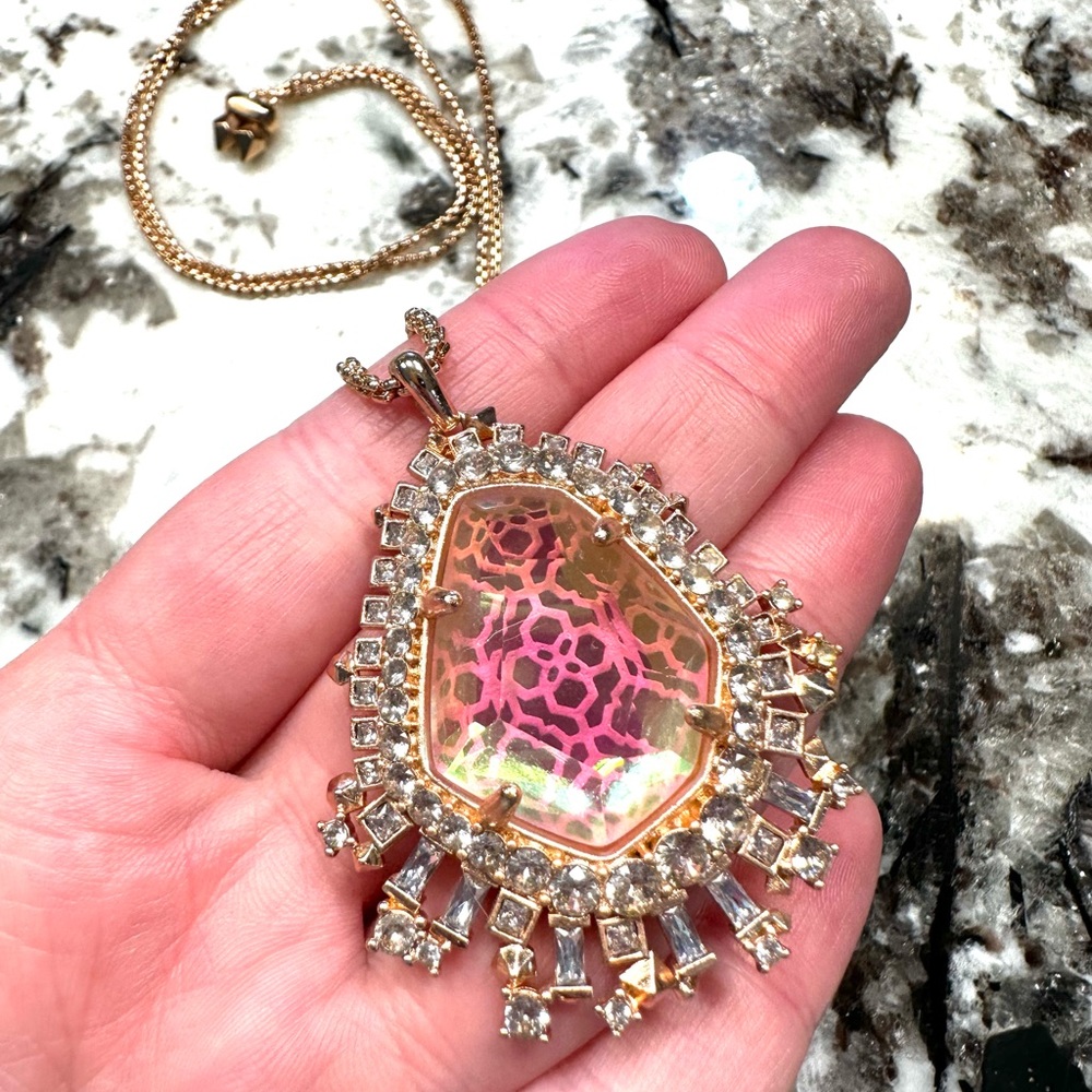 EUC ✨ Rose Gold Daenerys Necklace in Blush Dichroic Glass